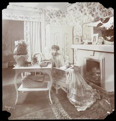 Porträt von Margaret Anglin beim Lesen, 1906